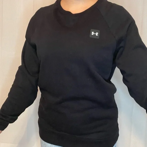 UNDER armour crewneck sweatshirt. Loose fit. Size small. - Picture 5 of 5